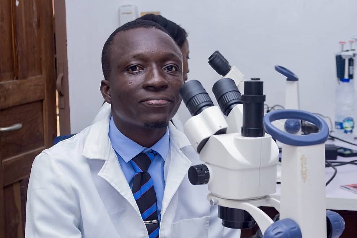 Rising Star: David Adeyemo Earns Johns Hopkins & Emory Admissions